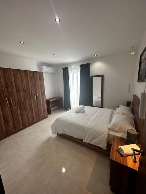 Bright 1 Bedroom Apartment In Noah Apartments, Gzira Exterior foto